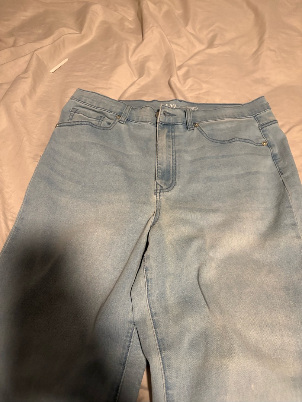 DG2 by Diane Gilman Light Wash Relaxed Men’s Jeans
